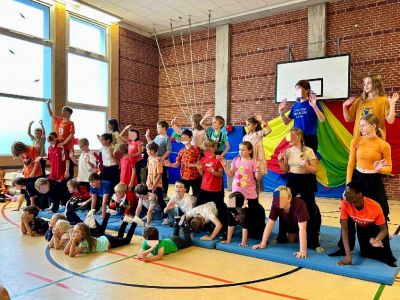 Bild 0 von Zirkusaufführung der Inselschule Juist