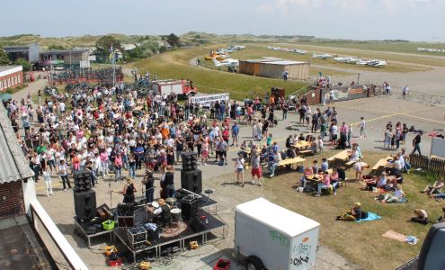 Bild 0 von Juistival: Samstag – Flugplatzkonzert gehört jedes Mal dazu