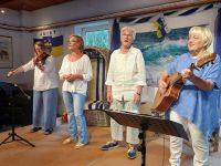 Bild 0 von Premiere von „Darf´s ein bisschen Meer sein“ vor vollem Haus
