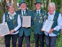Bild 0 von Ehrenmitgliedschaft und hohe Ehrungen beim Juister Schützenverein